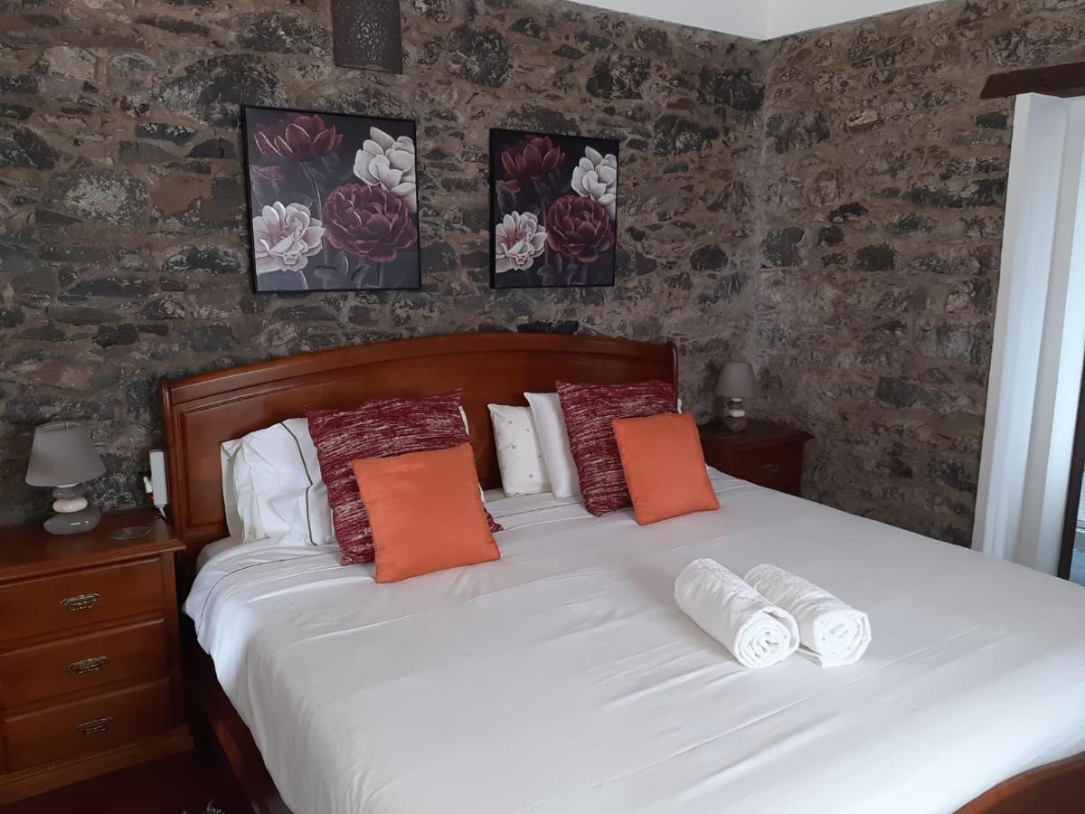 Casa Velha D Fernando E Casa Avo Augusta Hotel Ribeira Brava Luaran gambar